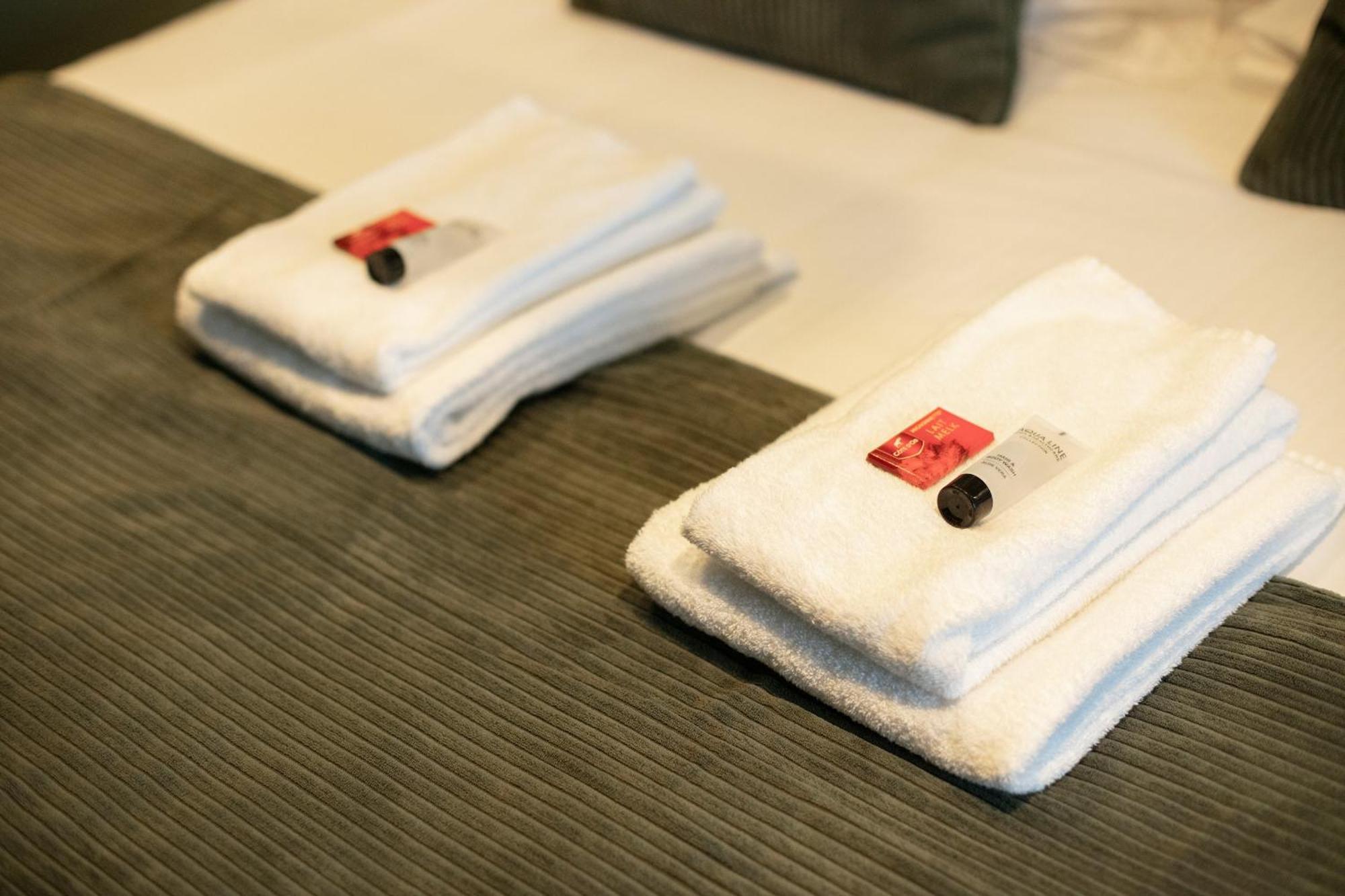 Gillis Eight By Romy&Travis Hotel Brugge Bagian luar foto