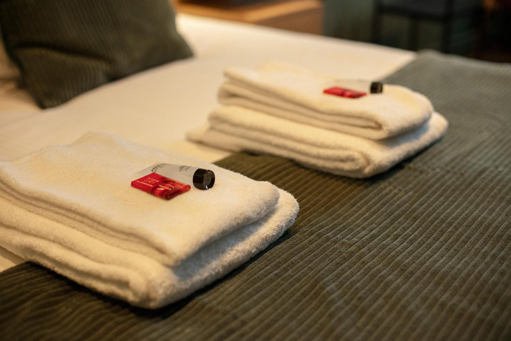 Gillis Eight By Romy&Travis Hotel Brugge Bagian luar foto